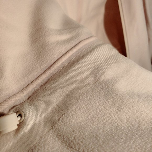 Size 4 Glyde Along Softshell Lululemon - Picture 8 of 13